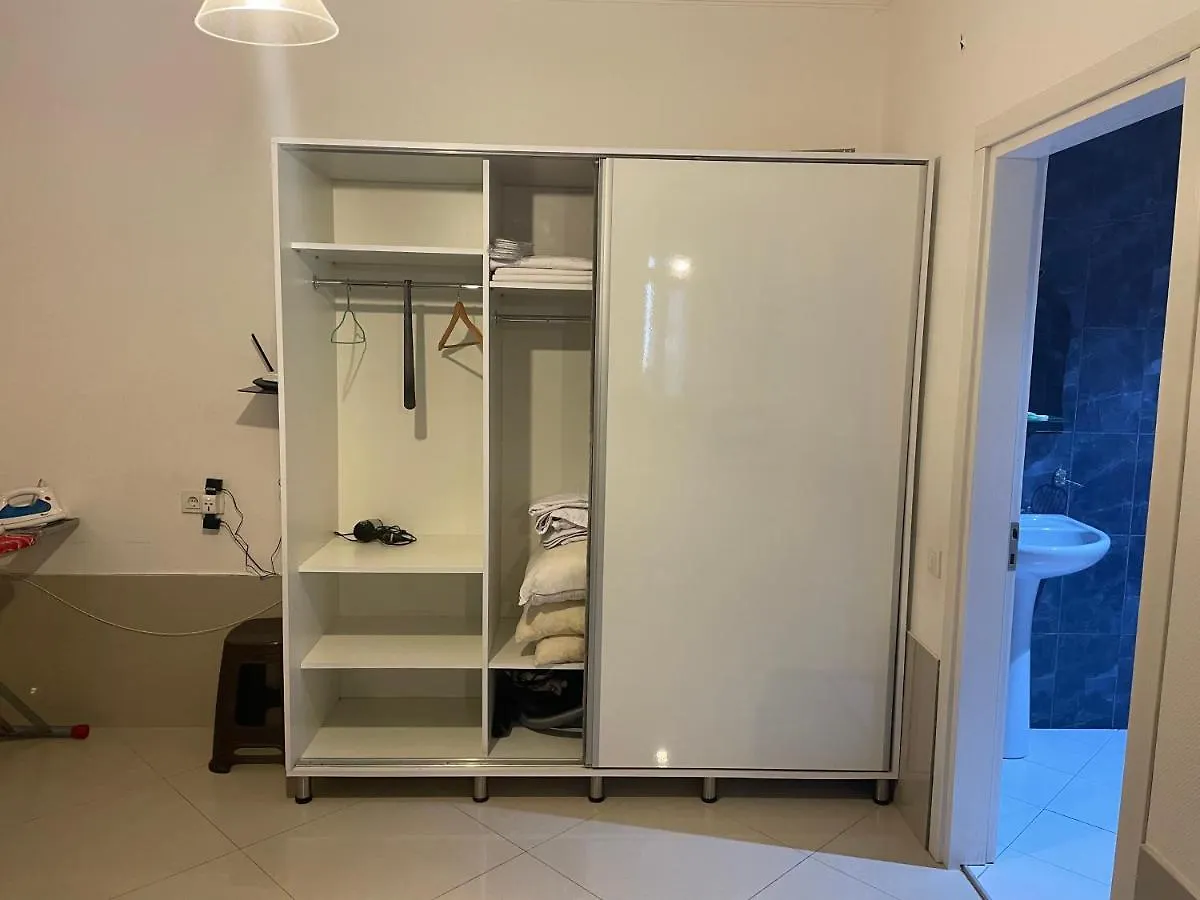 Cozy Apartment In The Center Of Batoemi